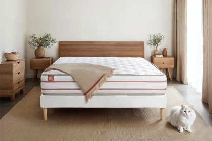 Pack lit complet 160x200 cm - Matelas + Sommier Blanc + 2 oreillers + Couette - Le Doux