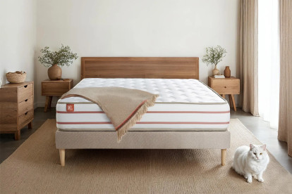 Pack lit complet 140x190 cm - Matelas + Sommier Beige (en kit) + 2 oreillers + Couette - Le Doux