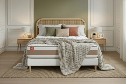 Pack lit complet 140x200 cm - Matelas + Sommier Blanc + 2 oreillers + Couette - Le Délicat