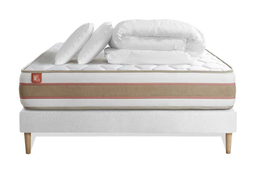 Pack lit complet 140x190 cm - Matelas + Sommier Blanc (en kit) + 2 oreillers + Couette - Le Délicat
